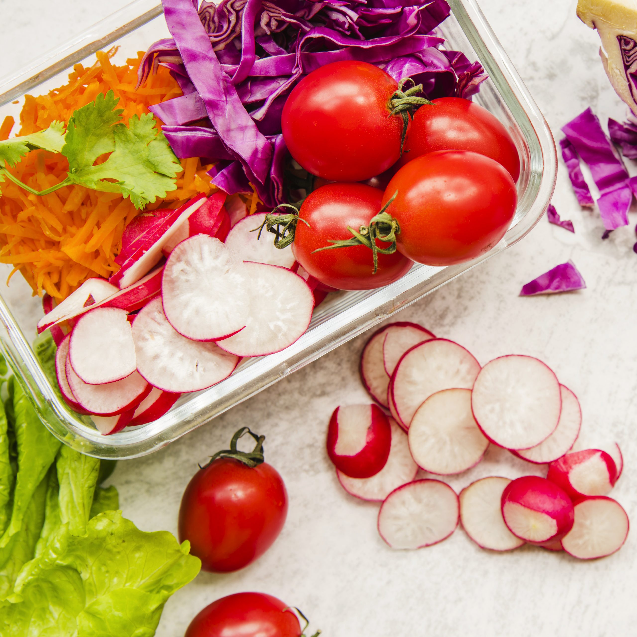 Alimentos saludables en envase de cristal 
